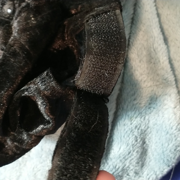 Black velvet baseball hat with blue beaded roses - Picture 7 of 8